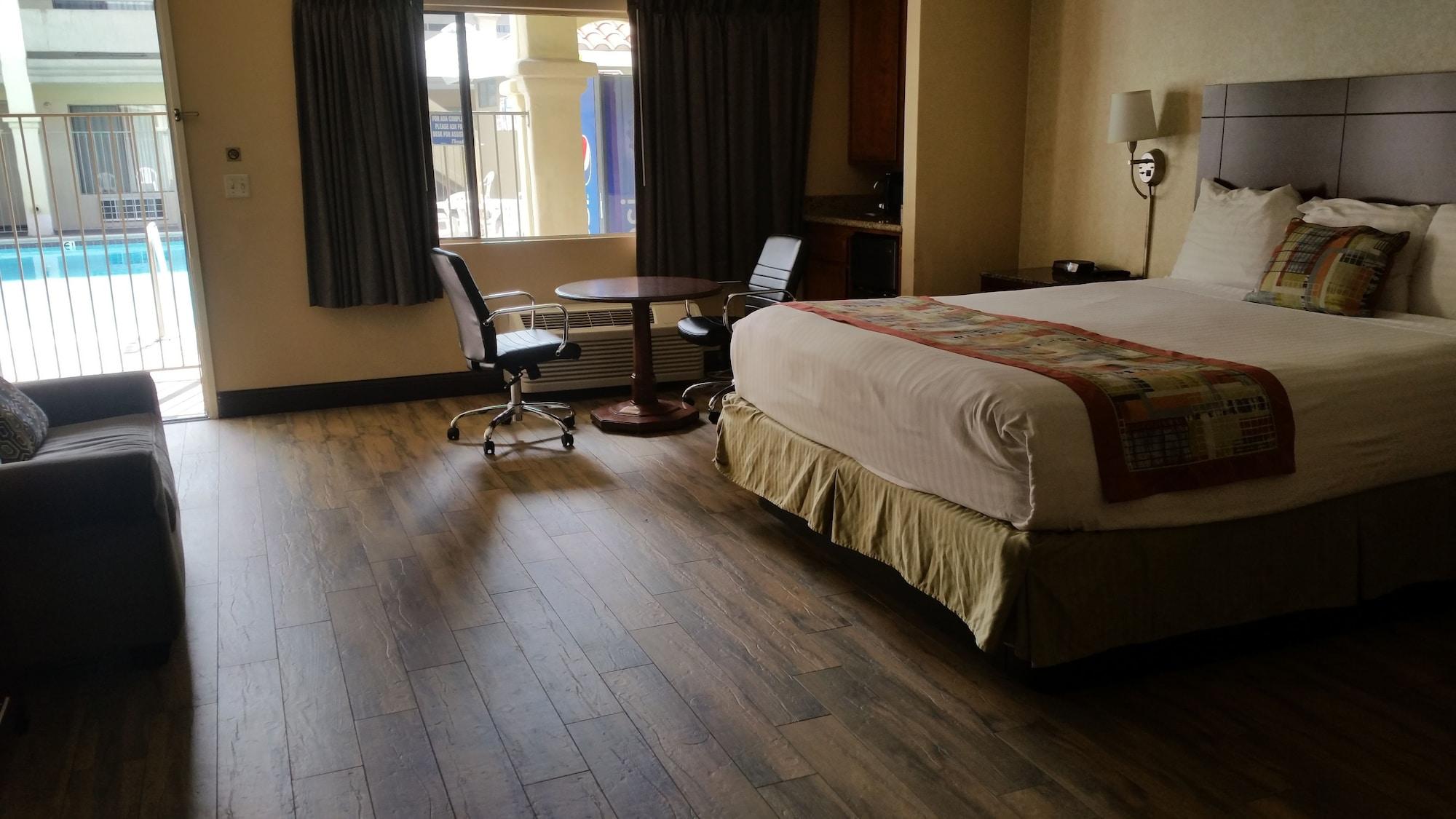 Travelodge By Wyndham Costa Mesa Newport Beach Hacienda Zewnętrze zdjęcie