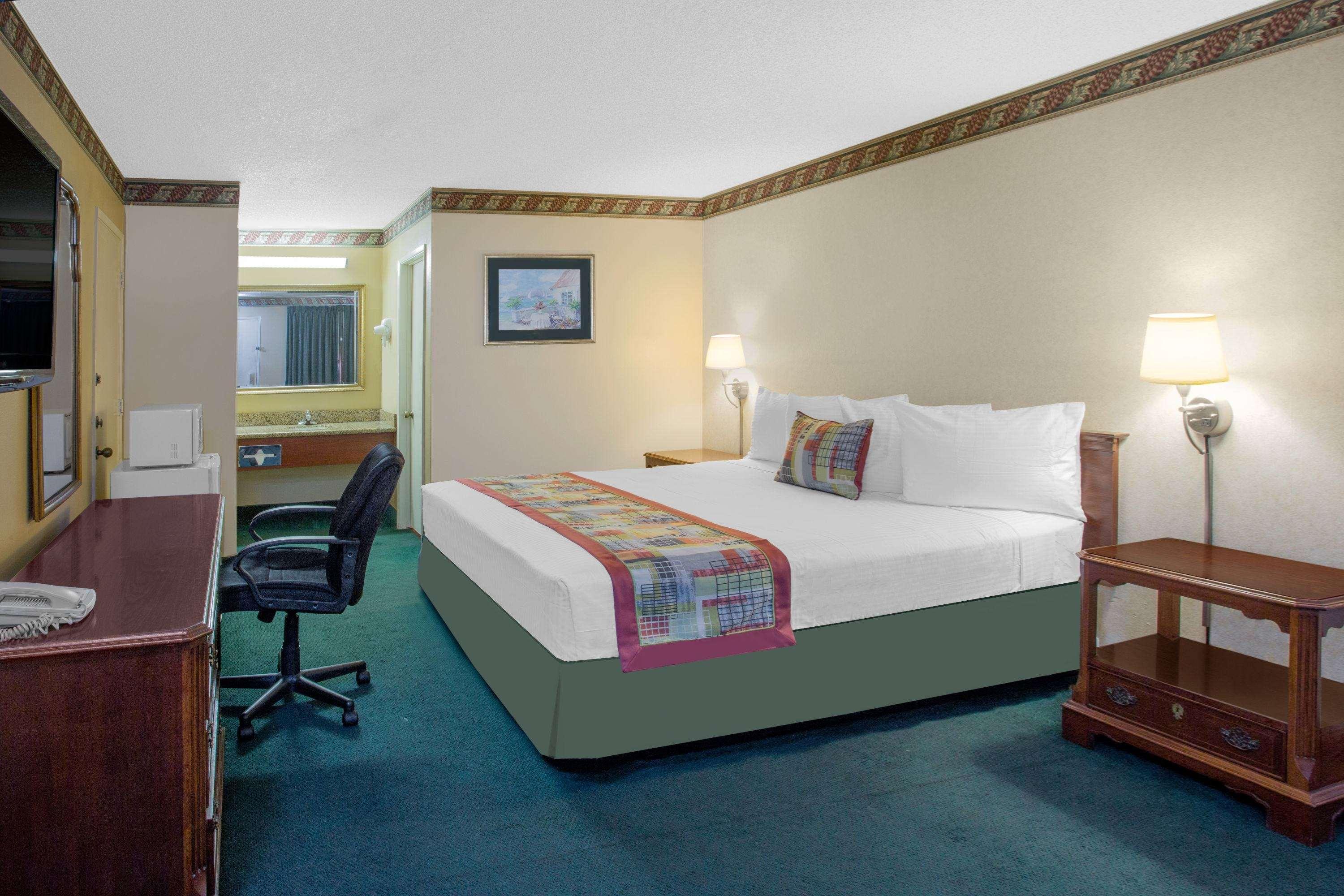 Travelodge By Wyndham Costa Mesa Newport Beach Hacienda Zewnętrze zdjęcie
